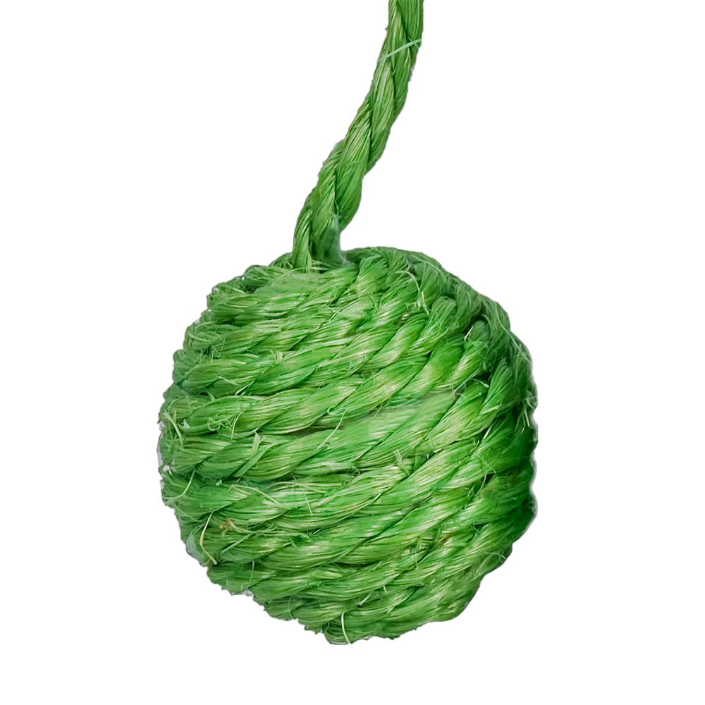 Bambulka na šňůrce připevněná ke škrabadlu