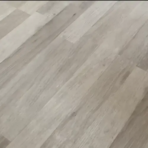 Dálkový ovladač pro řízení hračky pro kočky